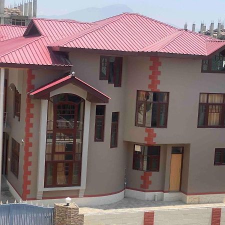 Penthouse Villa Srīnagar Екстериор снимка