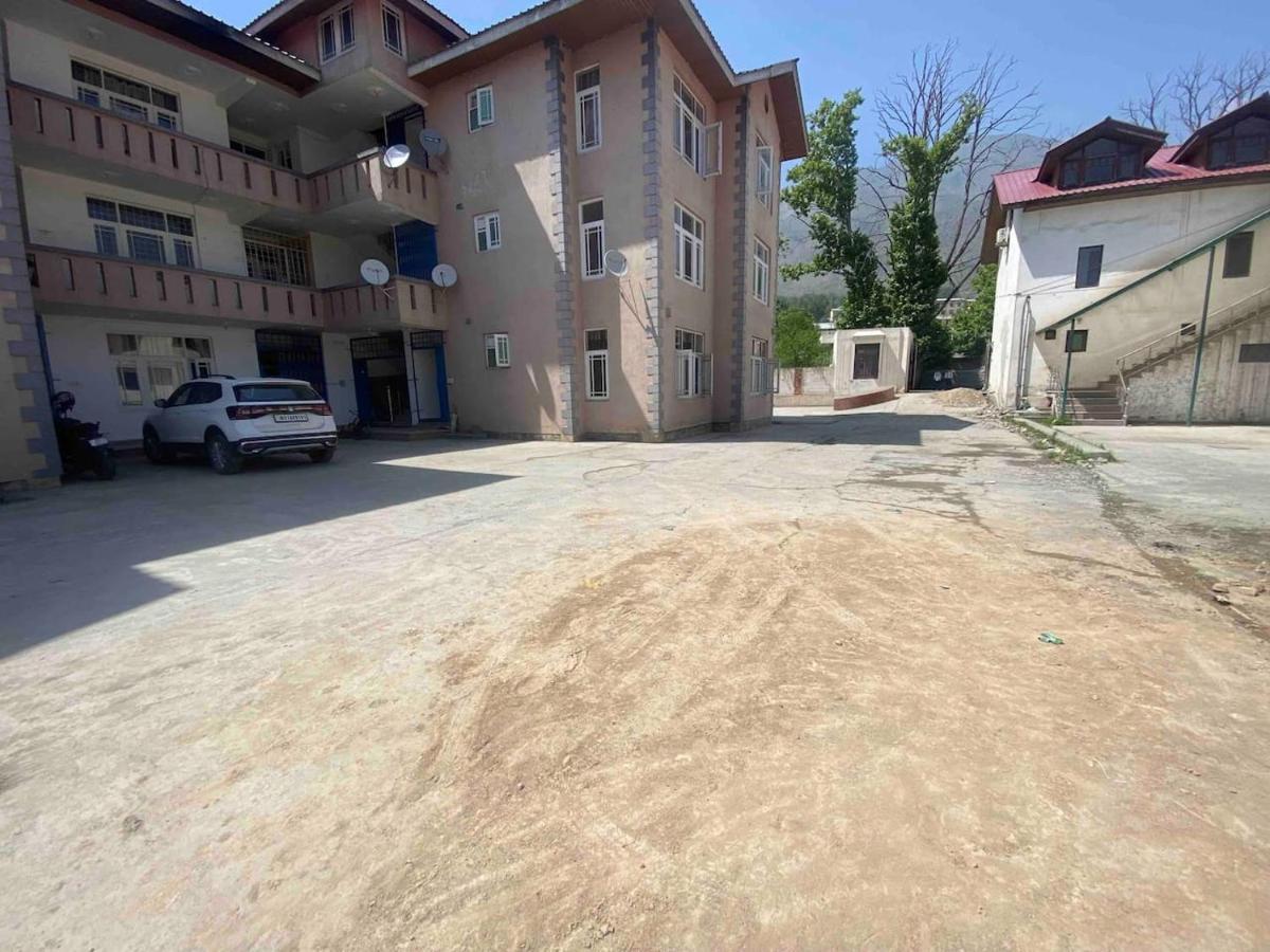 Penthouse Villa Srīnagar Екстериор снимка