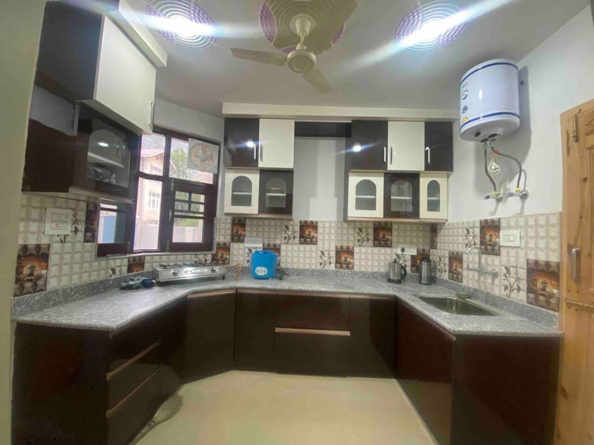 Penthouse Villa Srīnagar Екстериор снимка