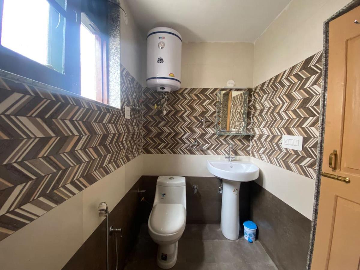 Penthouse Villa Srīnagar Екстериор снимка