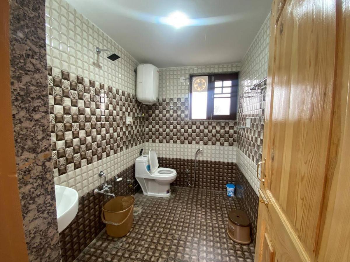 Penthouse Villa Srīnagar Екстериор снимка