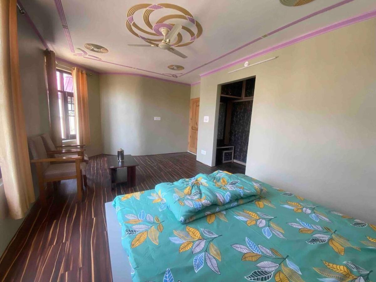 Penthouse Villa Srīnagar Екстериор снимка