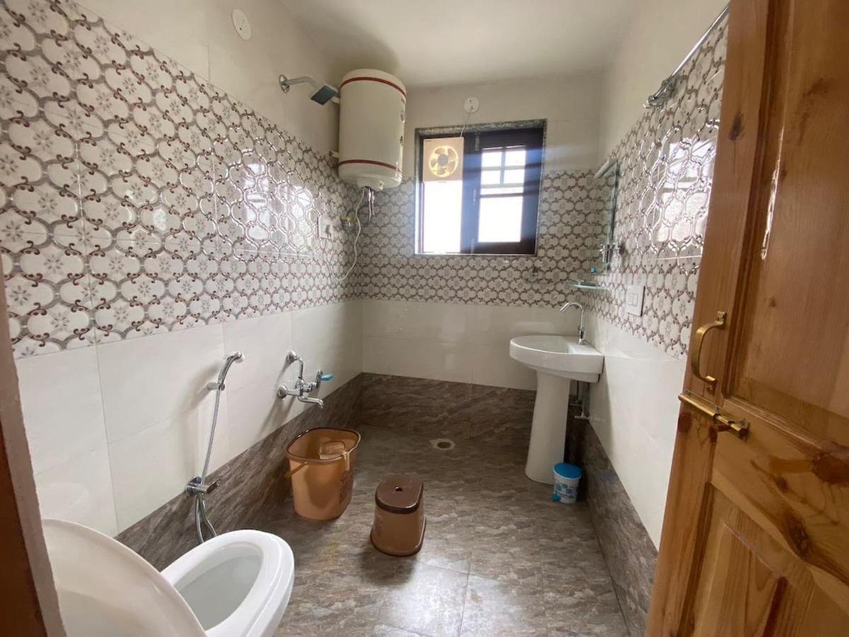 Penthouse Villa Srīnagar Екстериор снимка