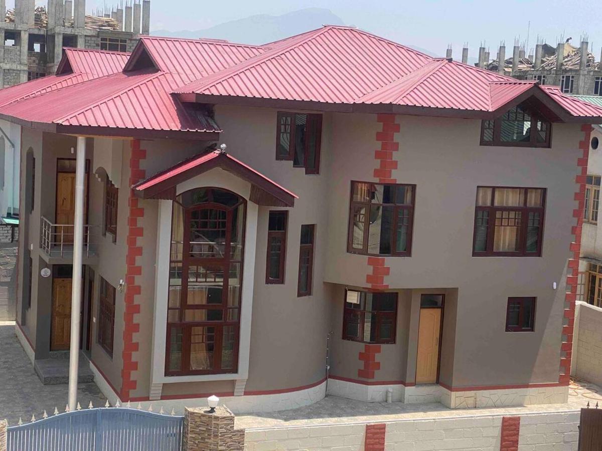 Penthouse Villa Srīnagar Екстериор снимка