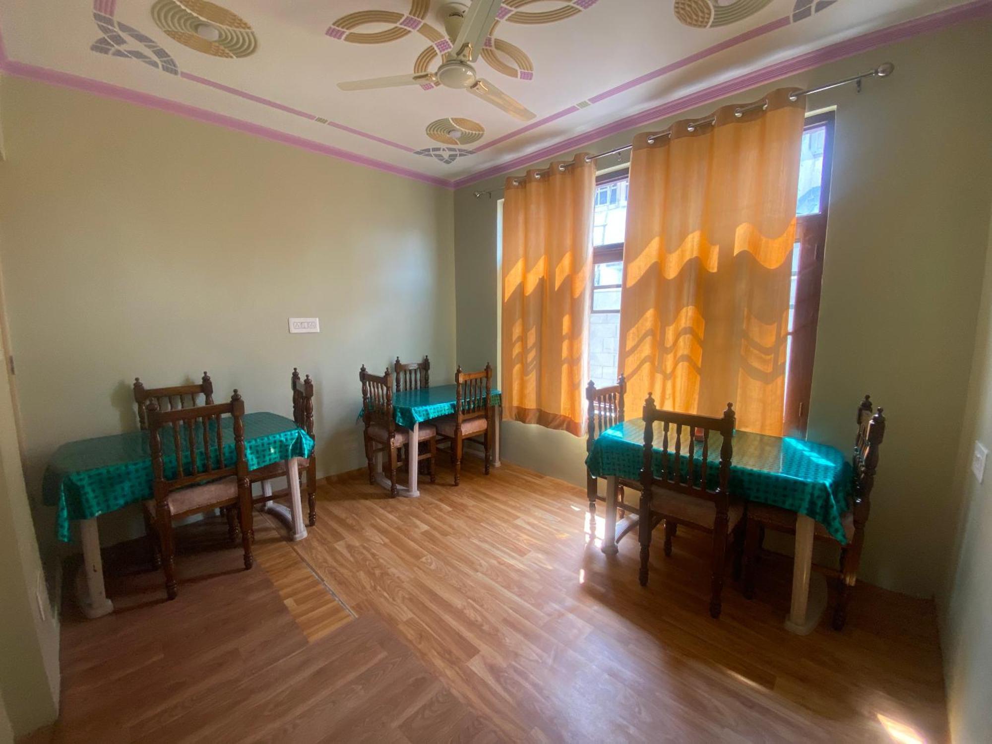 Penthouse Villa Srīnagar Екстериор снимка