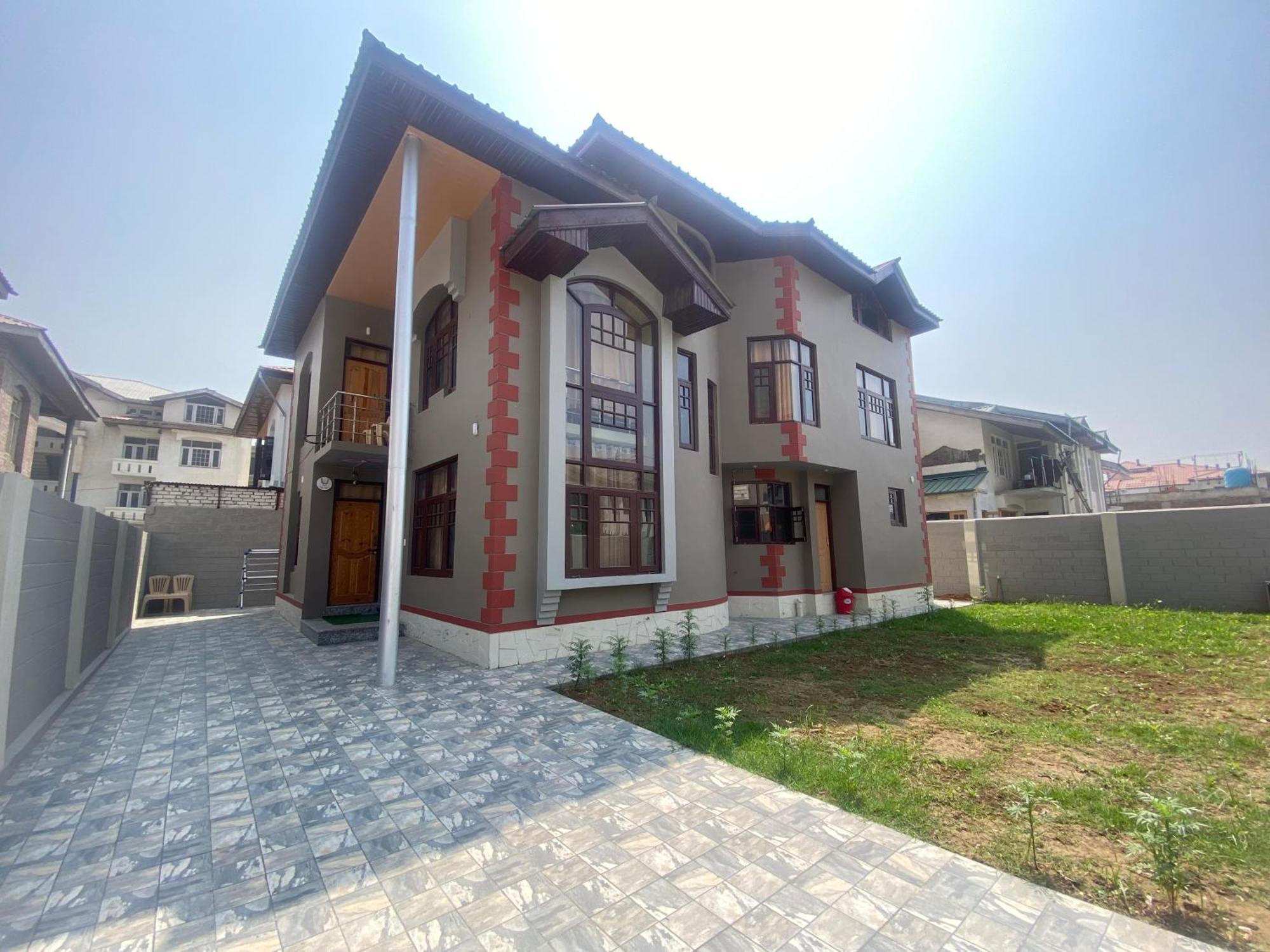 Penthouse Villa Srīnagar Екстериор снимка